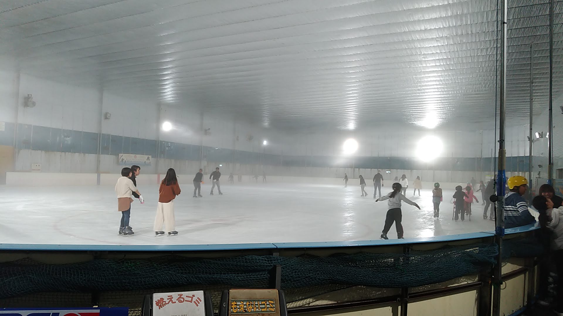 アイススケート場内の様子